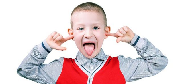 nino-desobedece-saca-lengua-p